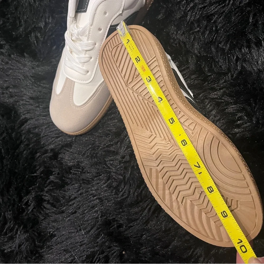 Women White and Black Sneakers - Picture 4 of 4